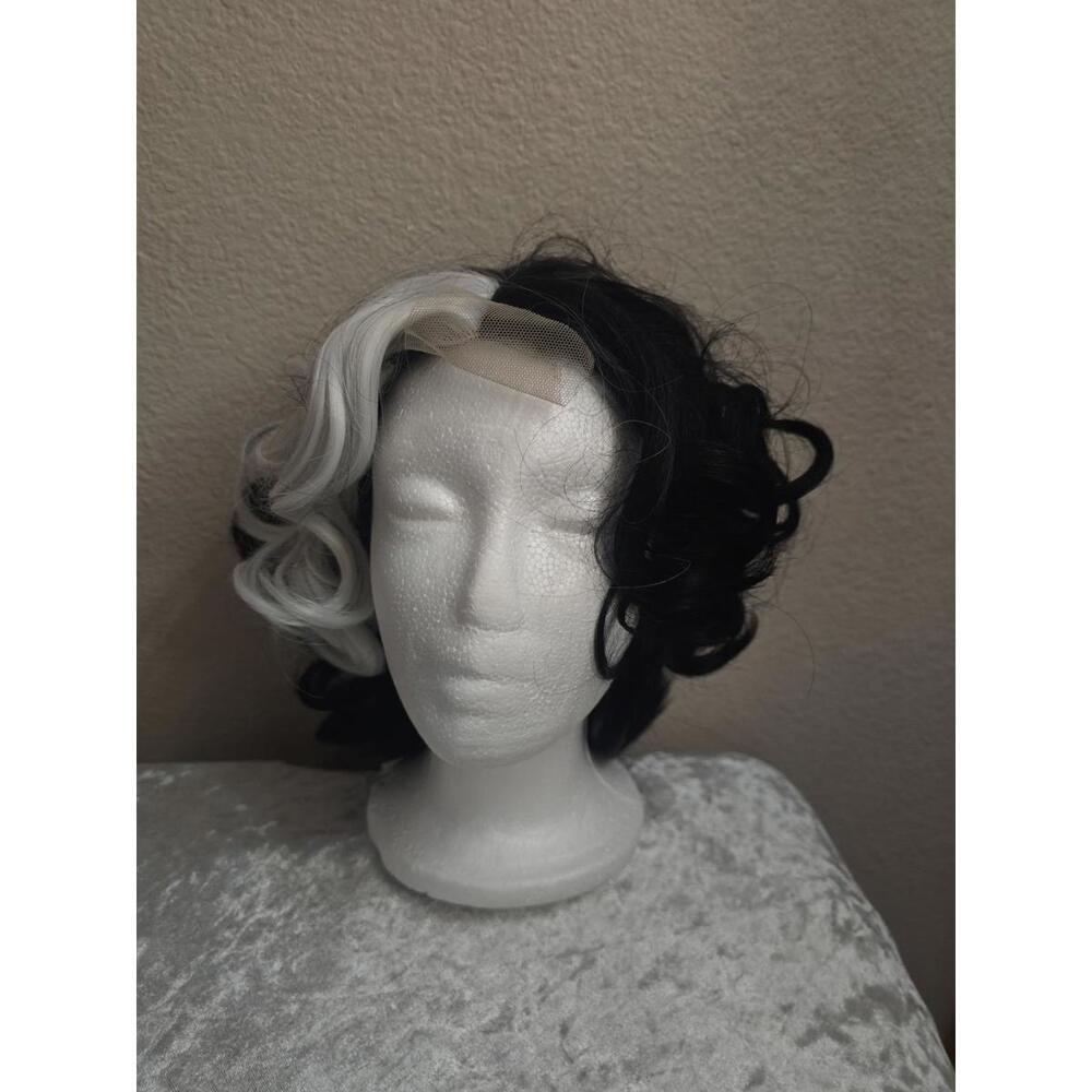Two Tone Synthetic Wig! Perfect for Halloween